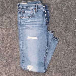 Never worn 501 Levi’s Women’s Skinny jeans